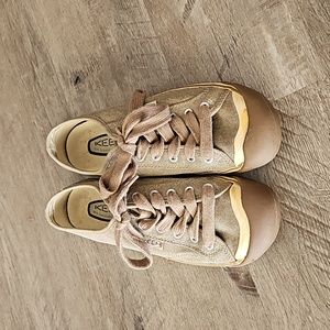 Keen Shoes Size 8